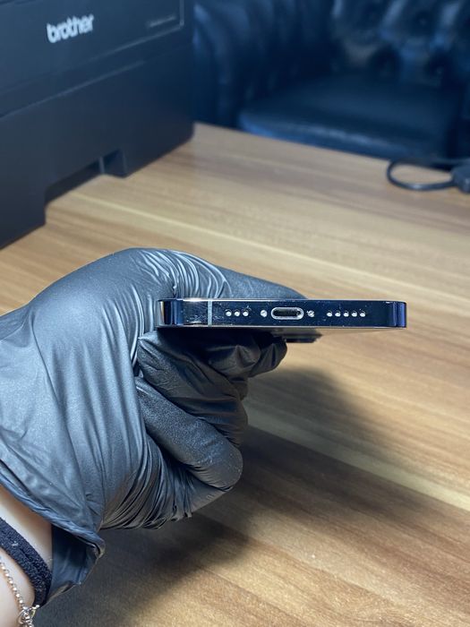 iPhone 13 Pro• 256 GB • Graphite