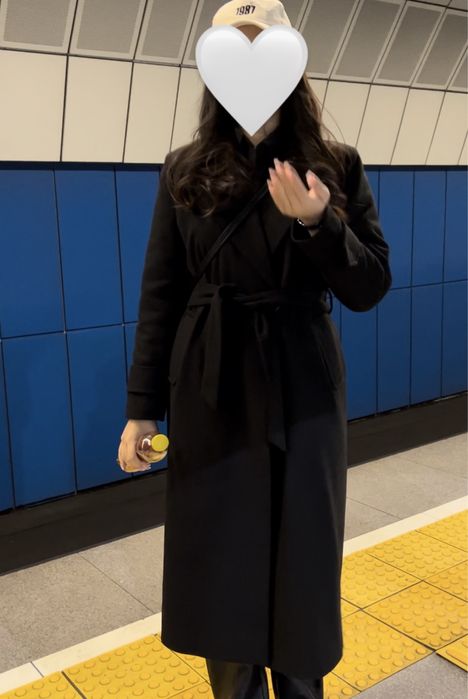 Черное демисезонное пальто