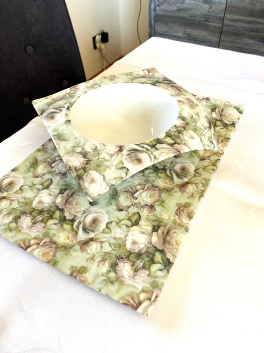 serviciu de masa 6 persoane  portelan pictat manual (24 bucati)