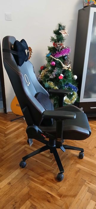 Геймърски стол Secret Lab Omega 295 лв