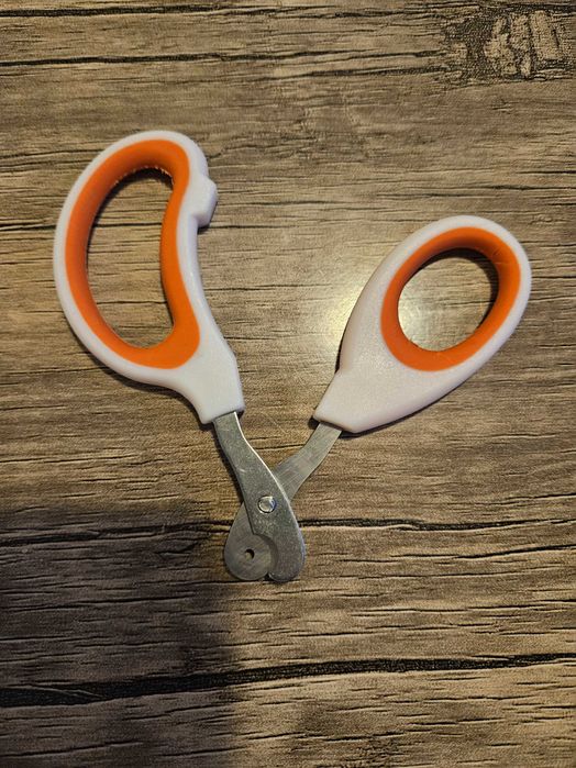 Нова ножица за папагал