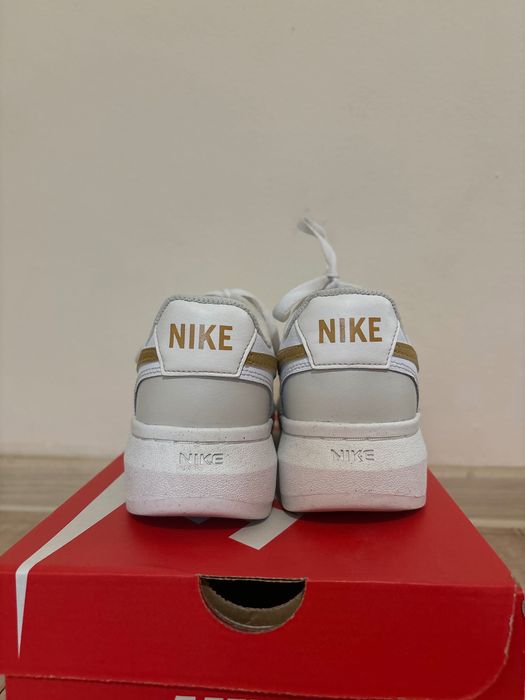 Nike court vision alta