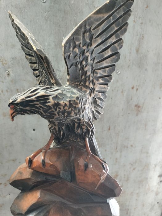 Продам статуэтку деревянную