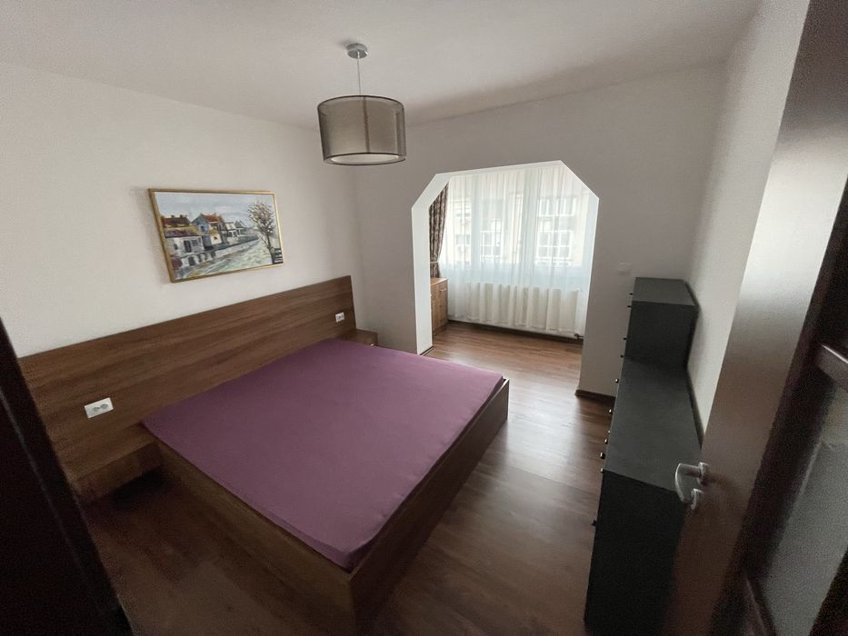 Inchiriez apartament 3 camere Lipovei