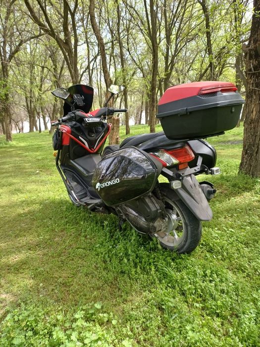 Skuter N Max sotiladi full variant