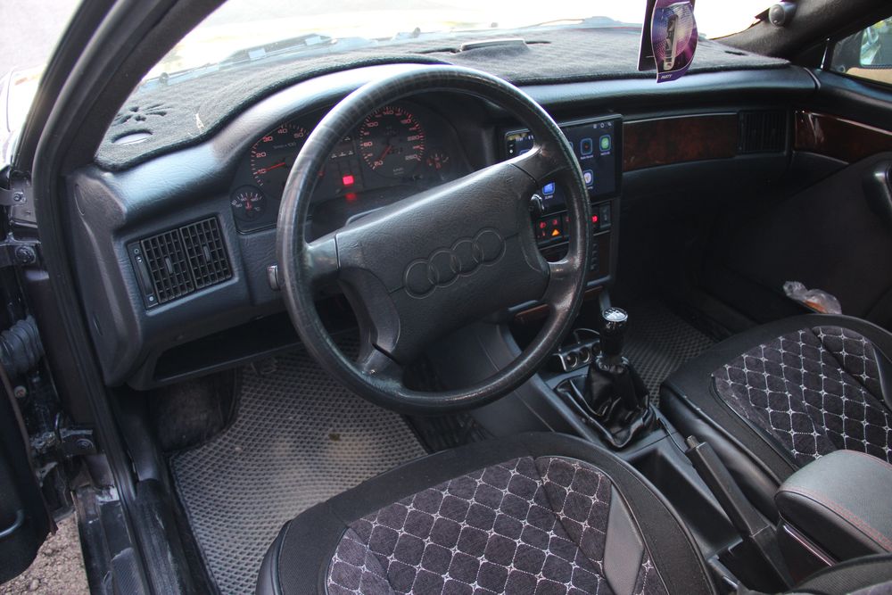 Продам AUDI 2,6 объем 1994 года