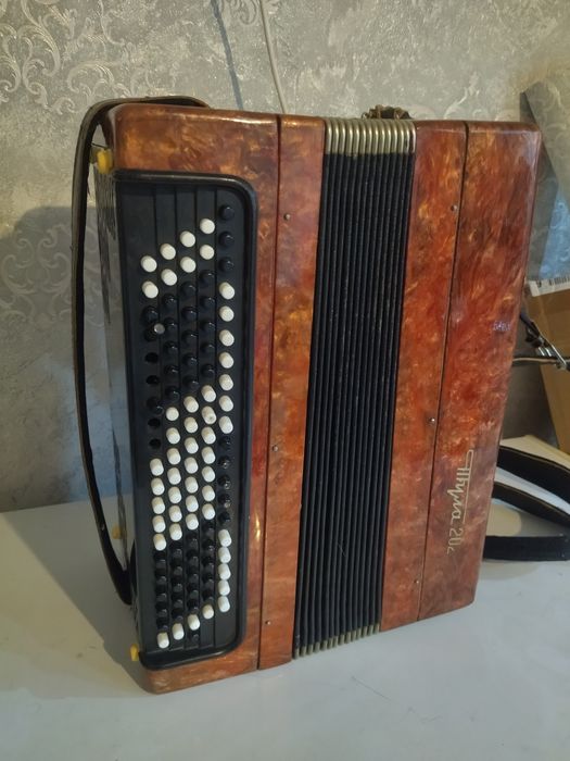 Продается Баян Тула 202