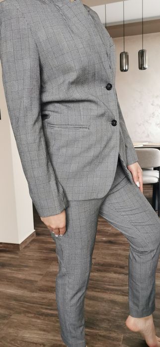 Дамски костюм на Next