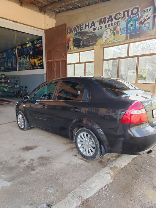 Некся 3 сотилади афтамат