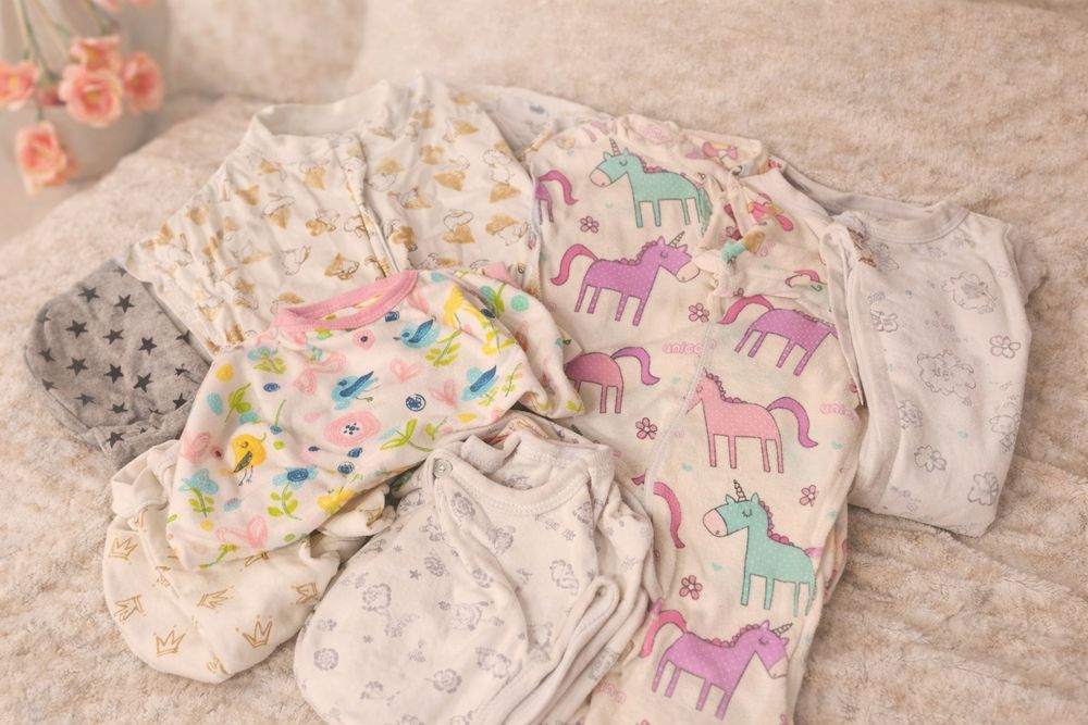 Очень много одежды для новорожденной