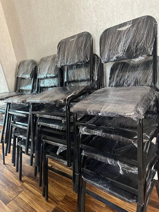 Офисные стулья новые