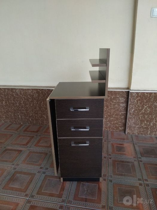 Маникюрный стол новый