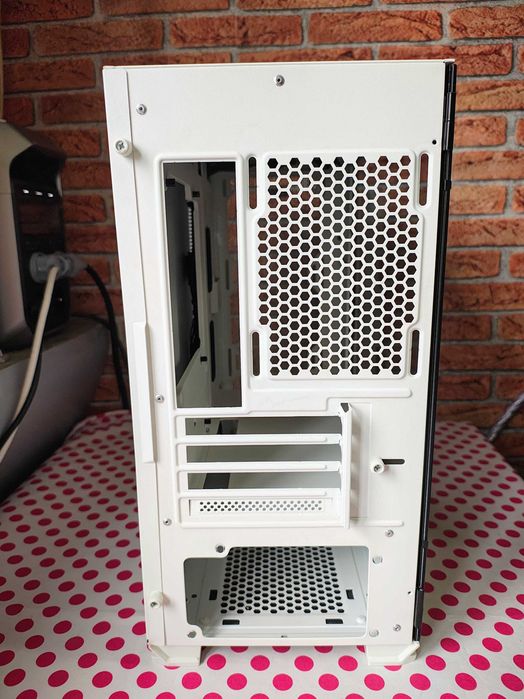Carcasa PC Gaming AQIRYS Wezen White.