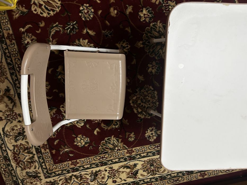 Продам детский стол