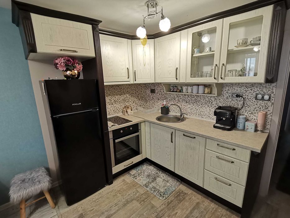 Дава се под наем Двустаен апартамент в Бургас, Възраждане - 80 кв.м за 357 € - Снимка #3