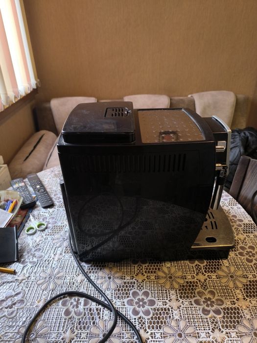 Продавам кафемашина делонги