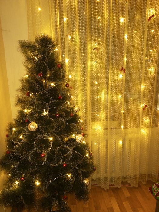 Елка 1.80 игрушкалармен бирге берилед