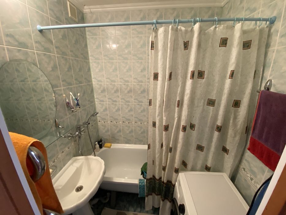 Срочно Продам квартиру в 8 мкр