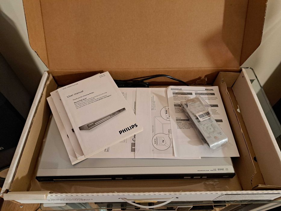 Dvd player ultra slim  Philips DVP5140  nefolosit in cutie