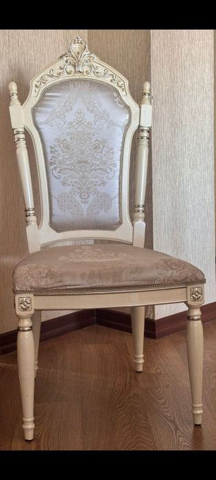 Продаю б/у стулья