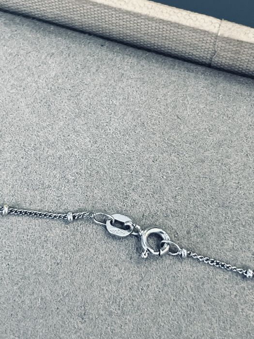 Колие бяло злато и перли 18 к