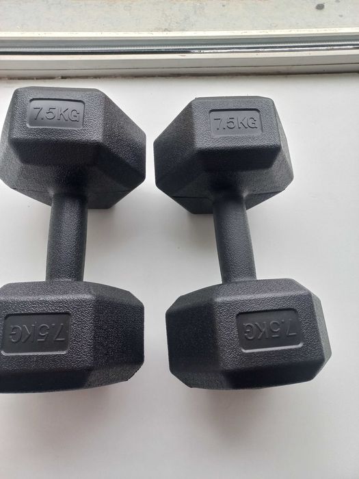 Две гантели новые по 7,5кг