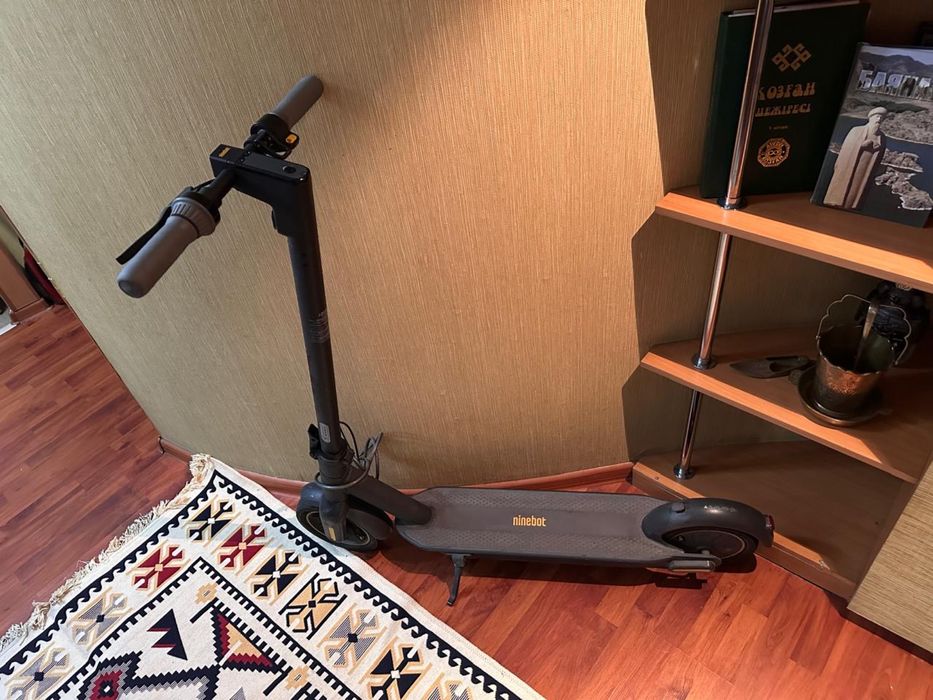 Продам самокат Ninebot
