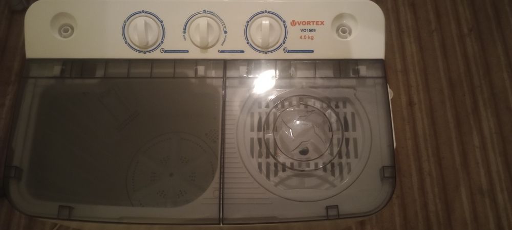 Mașină de spălat rufe Vortex semiautomata cu storcător