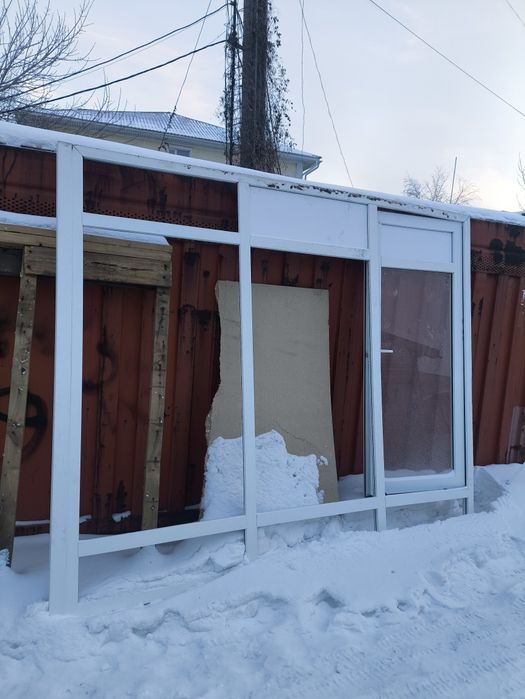 Продам пластиковую раму.