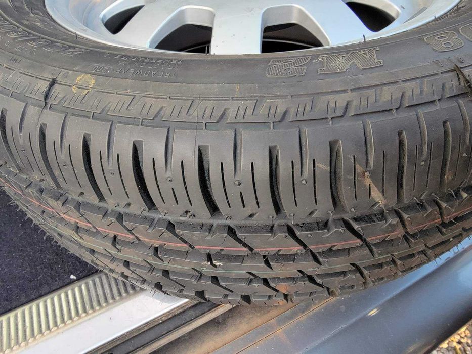 6JX15H2 ET45 алуминиеви джанти с Michelin и Dunlop гуми