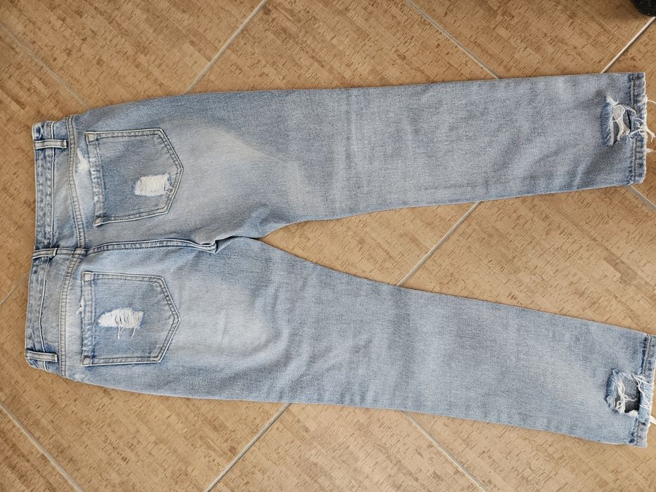 Blugi dama cu rupturi stil mom fit, marimea 38