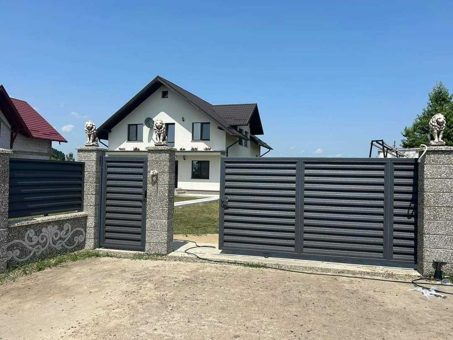 Garduri si porti din panouri stil jaluzele si alte modele disponibile