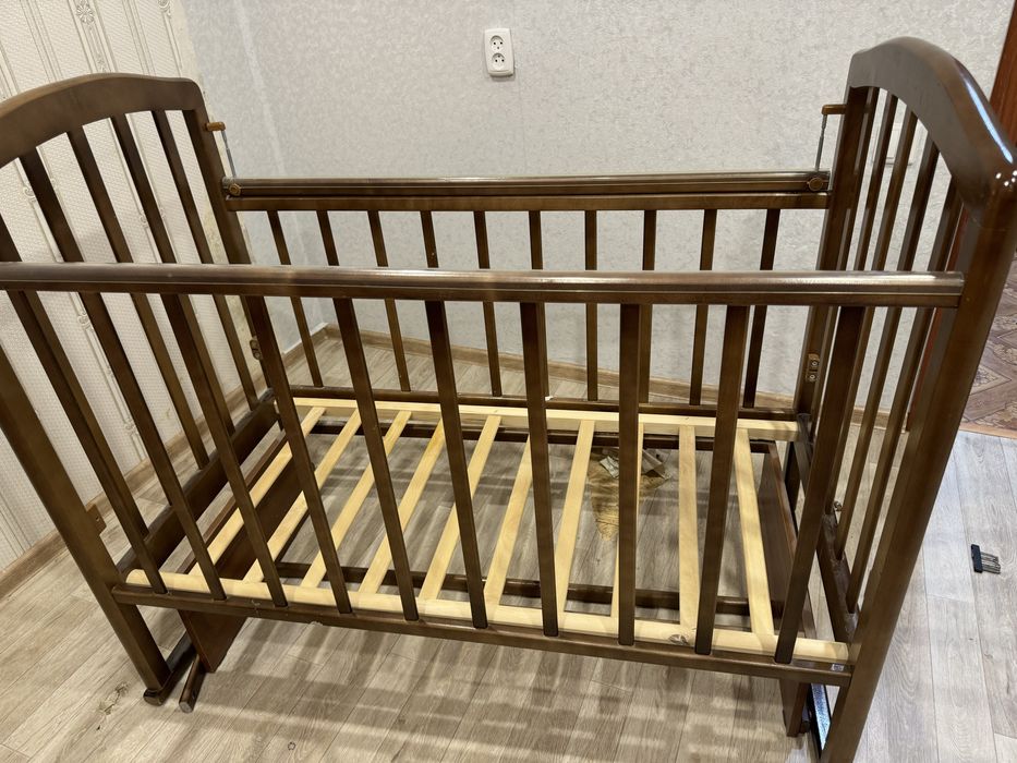 Продам детскую кроватку