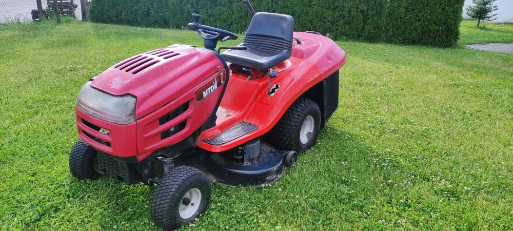 ПРОДАВАМ Тракторна косачка MTD