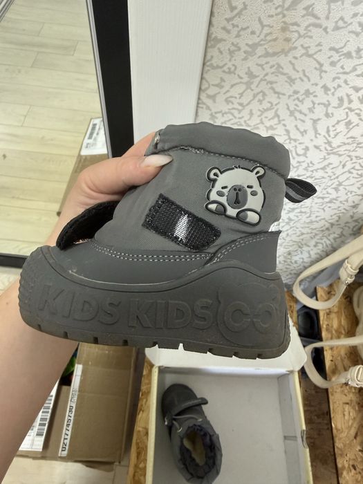 Продам детскую обувь