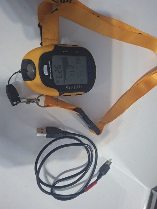 Dispozitiv multifunctional GPS, altimetru, busola digitala,