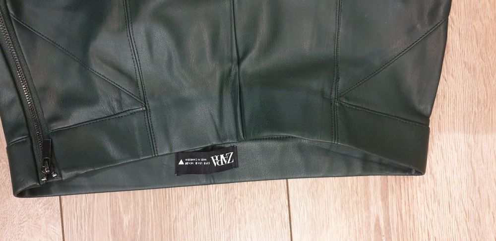 Pantaloni dama piele eco Zara