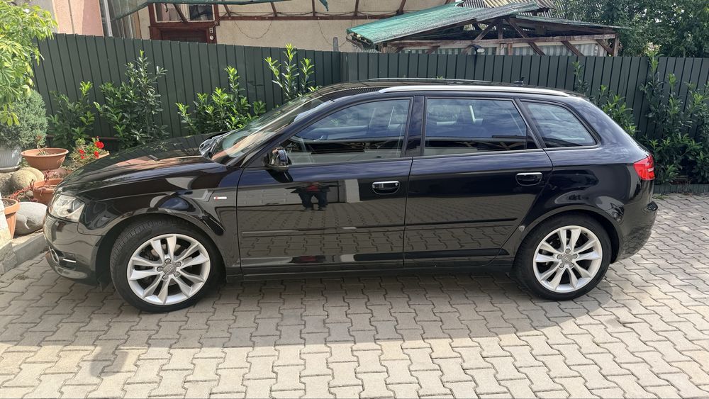 Audi A3 negru  capacitate 2000  disel