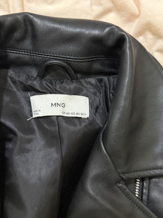 Чисто ново кожено яке на MANGO