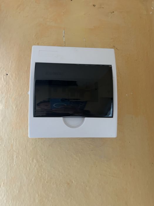 Electrician autorizat – Siguranță și profesionalism la orice oră!