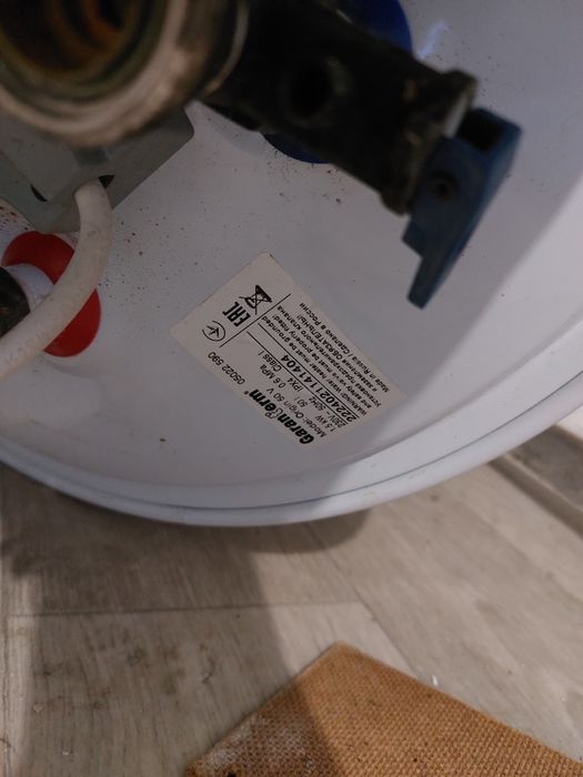 Титан,  водонагреватель 30  литров