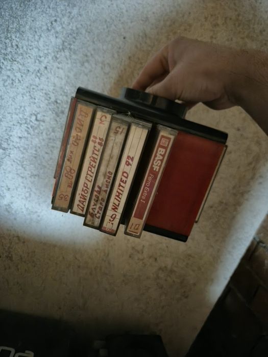 Радио Hitachi работи