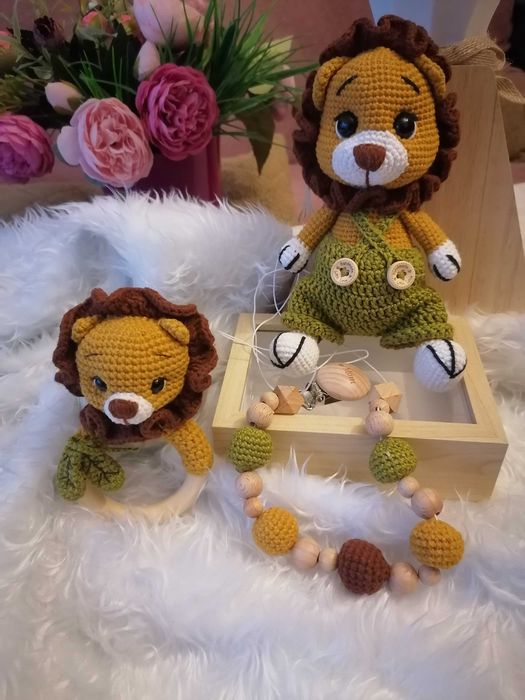 Ръчно изработени бебешки комплекти на една кука