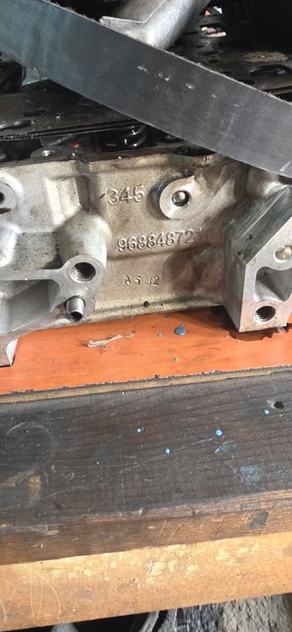 Продавам глава с мотора 1.6 дизел 115коня