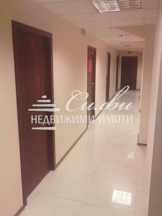 Дава се под наем Офис в Шумен, Център - 22 кв.м за 102 € - Снимка #2
