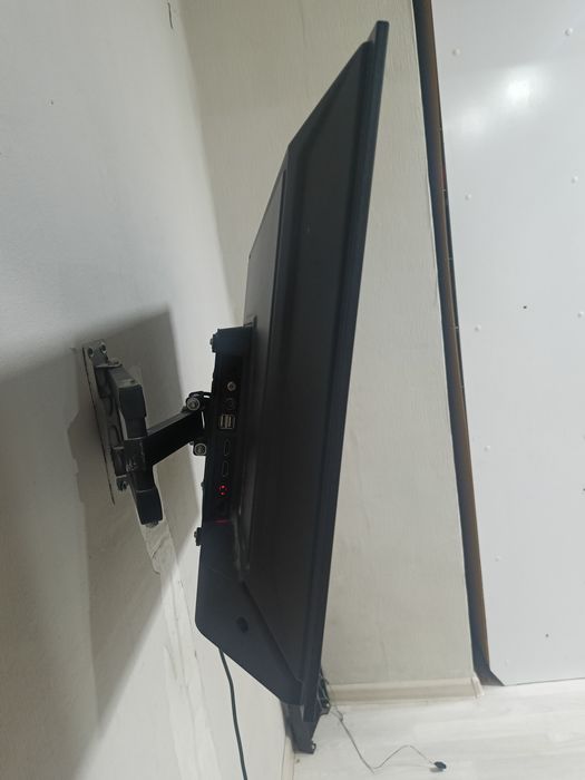 Продам телевизор Yasin имеется Smart