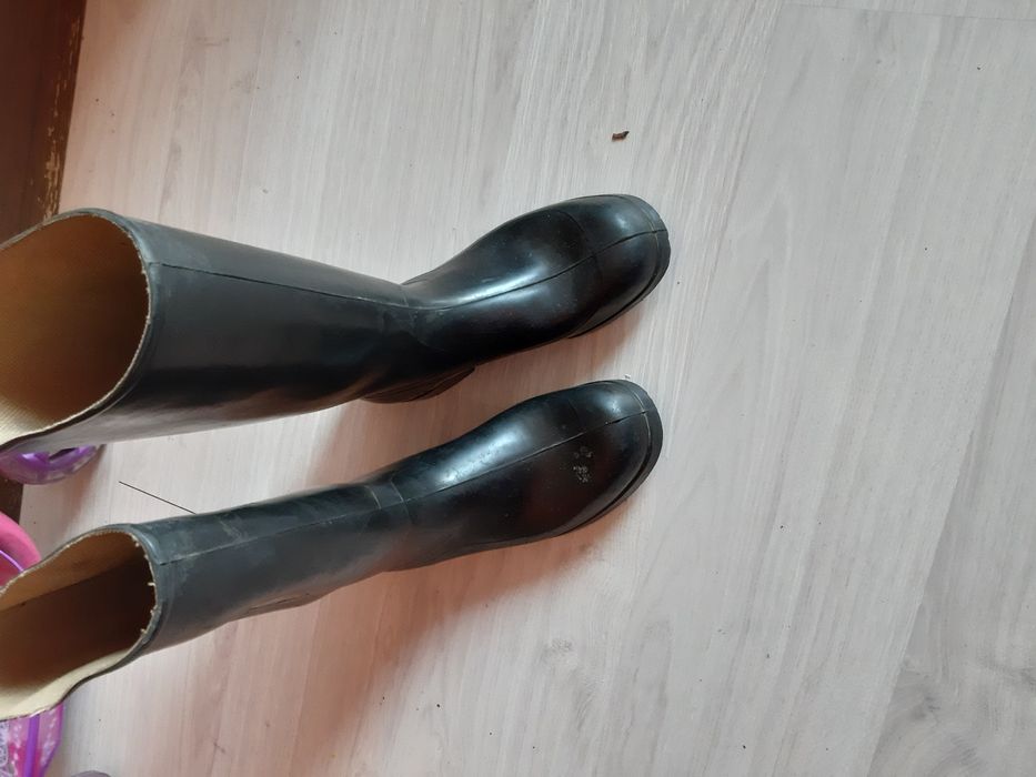 Гумени български ботуши