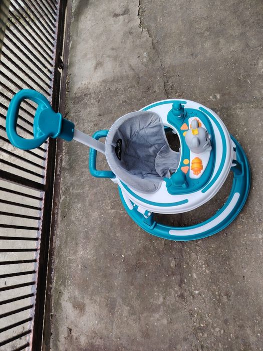 Bebelușul cărucior