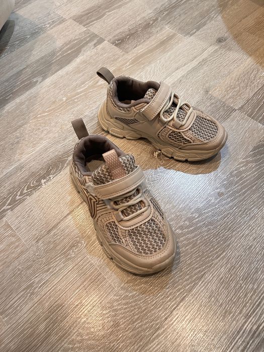 Кроссовки детские