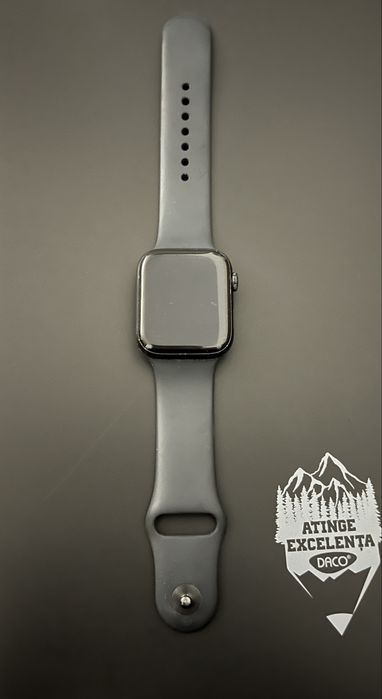 Apple Watch SE 44mm (2024)